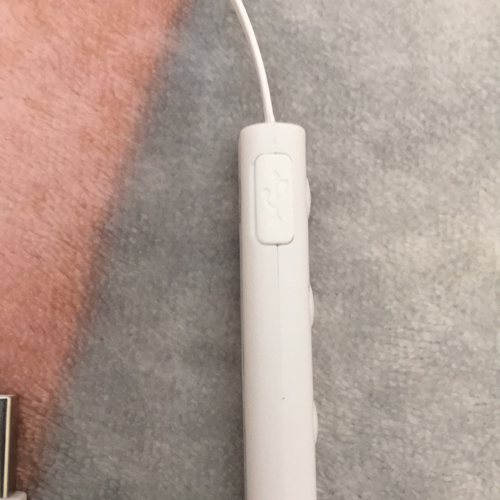 Bluetooth Earbuds - Picture 4 of 7